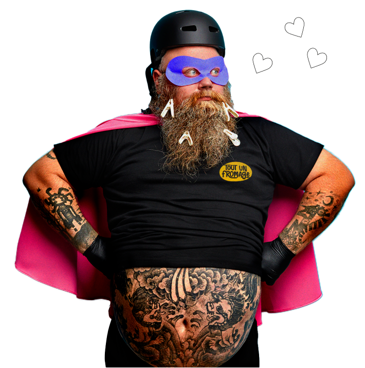 Homme portant un costume de superhéros